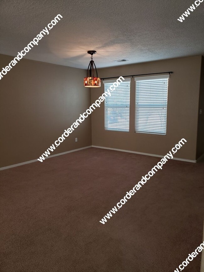 Building Photo - Gorgeous & Large 3 Bedroom, 2.5 Bathroom, ...