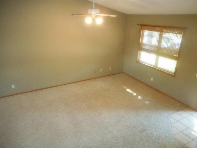 Building Photo - 4915 Olive Ln N