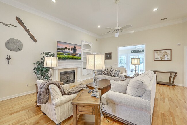 Building Photo - FULLY FURNISHED Mount Pleasant Home! 6 mon...