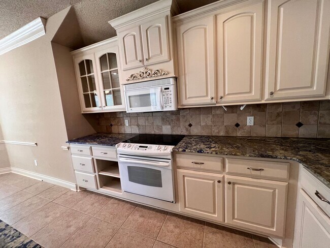 Building Photo - Cooper Ridge Beauty