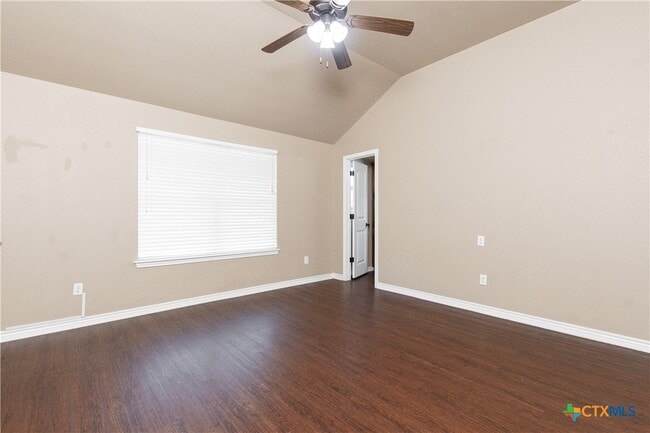 Building Photo - 502 Sladecek Dr