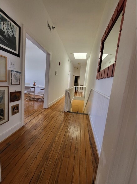 Building Photo - 228 W Broad St