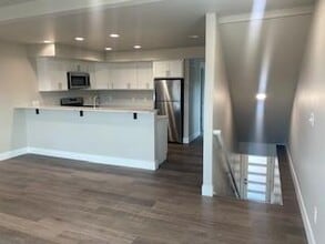 Building Photo - 4455 Deveraux Pl