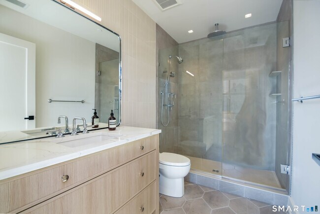 Building Photo - 116 Sherman St