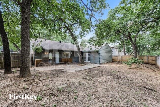 Building Photo - 1800 Chittam Dr