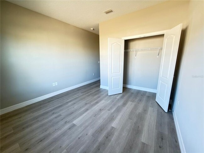 Building Photo - 5048 San Ignacio Dr