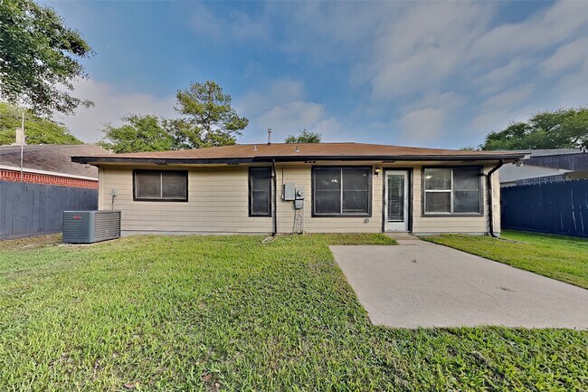 Building Photo - 5419 Roserock Ln