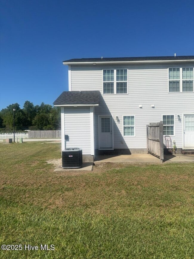 Building Photo - 643 Fowler Manning Rd