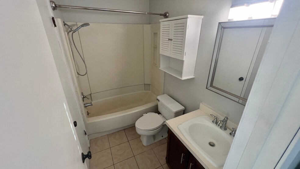 Building Photo - 313 Titan Dr