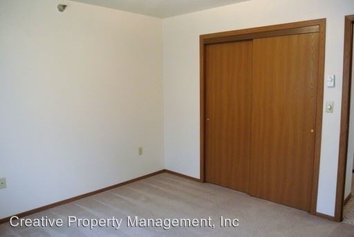 Building Photo - 201 36th Ave NE