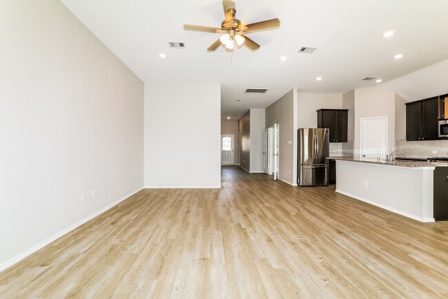 Building Photo - 334 Jewett Meadow Dr