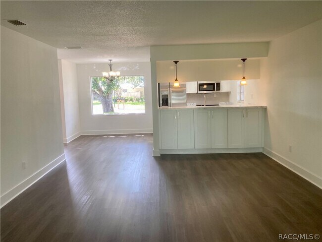 Building Photo - 11499 W Bayshore Dr