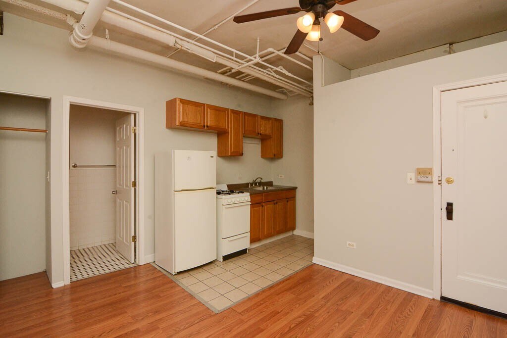 Building Photo - 2849 N Burling St