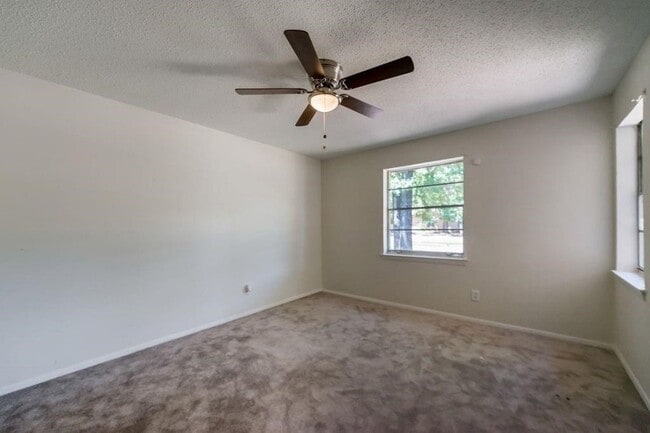 Building Photo - 10434 Springhaven Dr