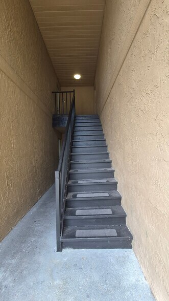 Building Photo - 9924 Sweepstakes Ln