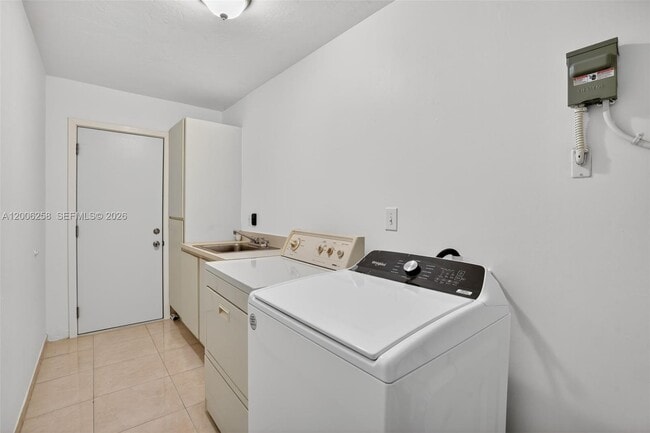 Building Photo - 8161 SW 104th St