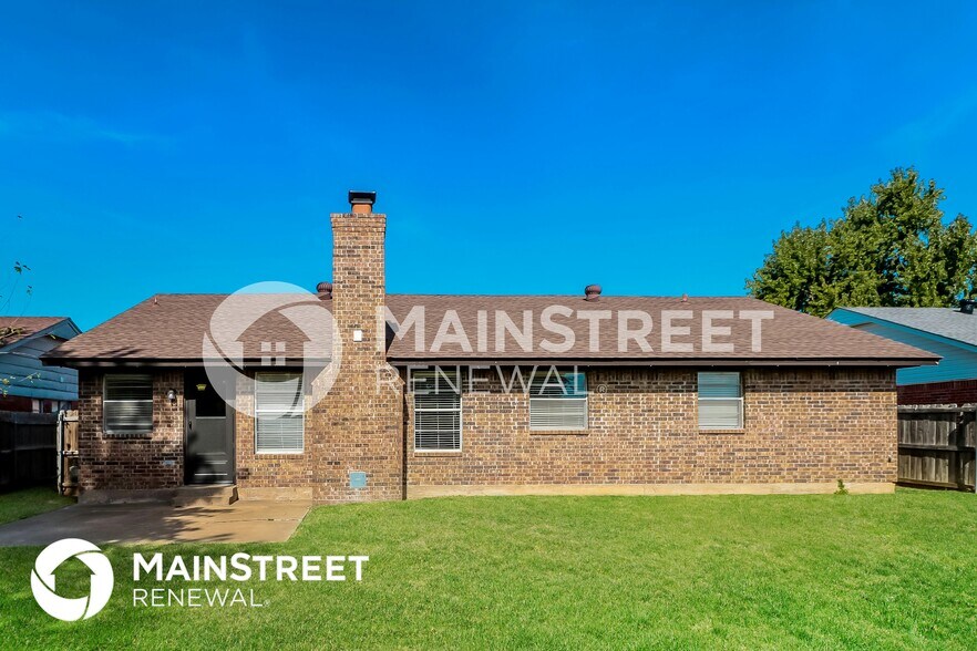 Building Photo - 828 SE 9th St