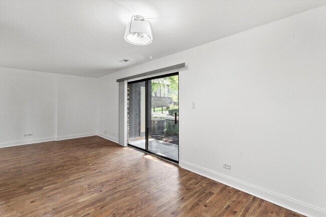 Building Photo - 850 Sheldon Ct