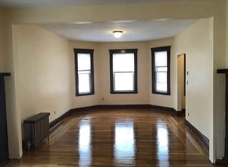 Building Photo - 36 Seymour St