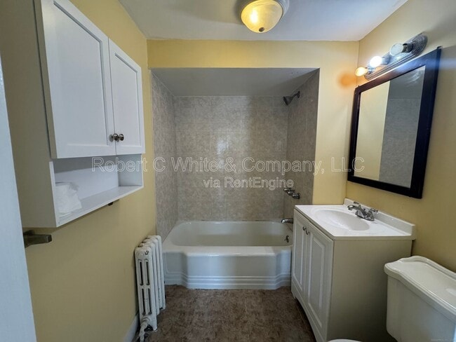 Building Photo - 106 Day St