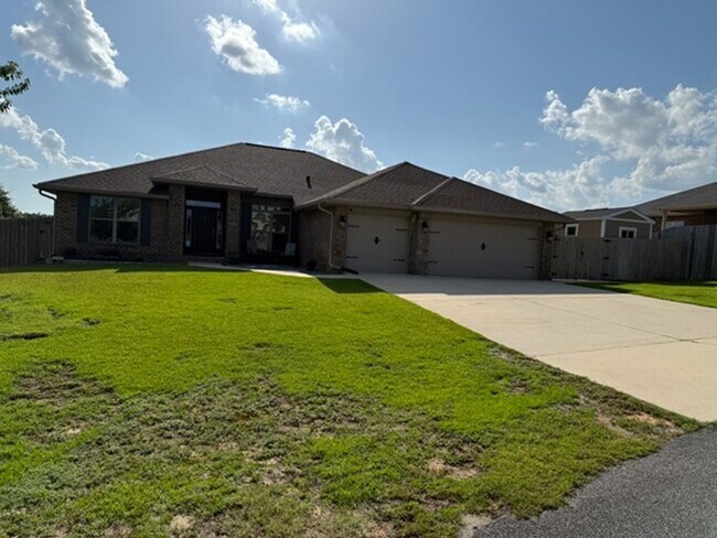 Building Photo - 4 Bedroom All Brick Home in Willow Creek Plantation!