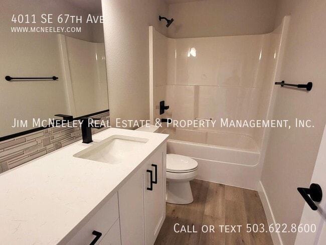 Building Photo - 4011 SE 67th Ave