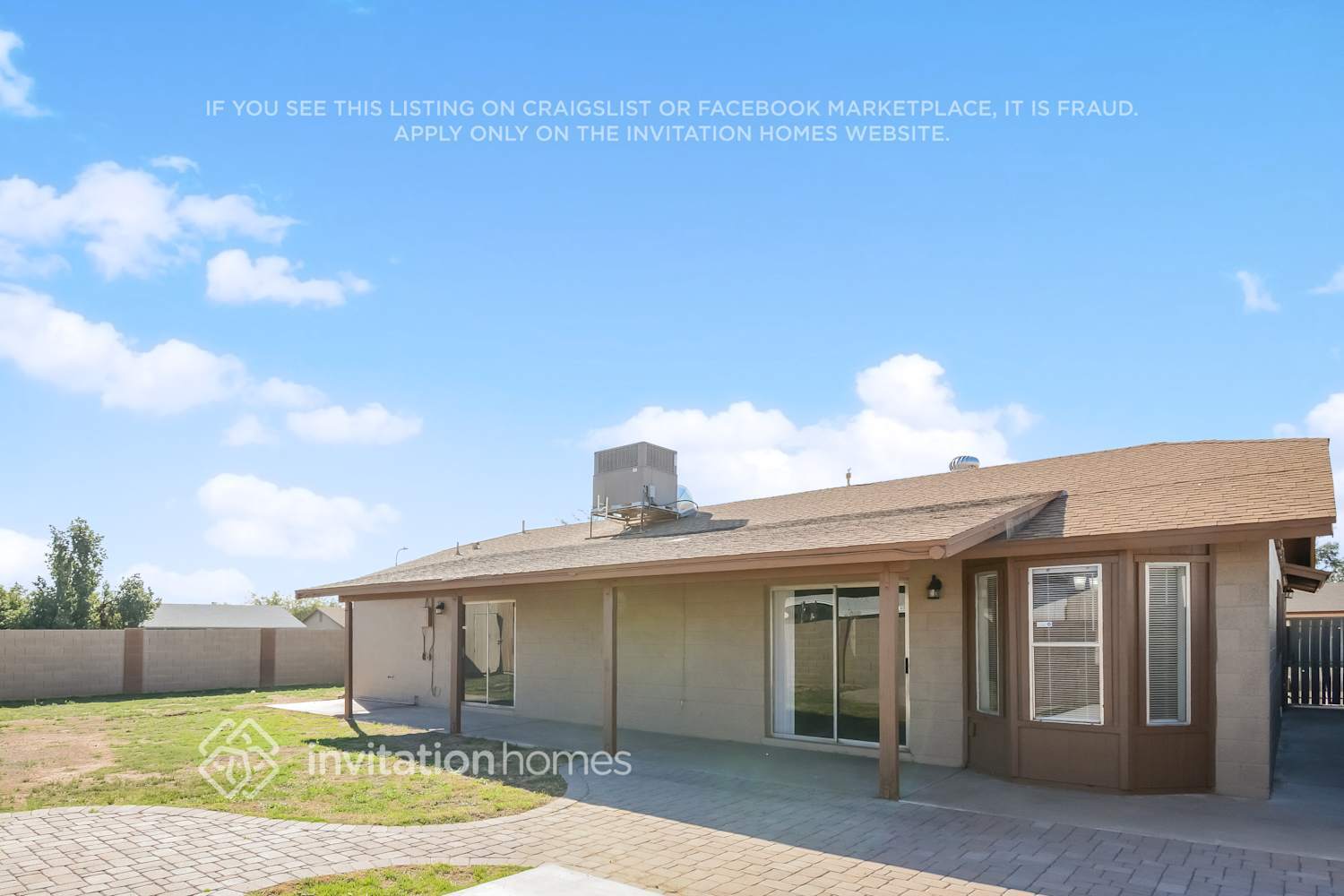 Building Photo - 11102 W Glenrosa Ave