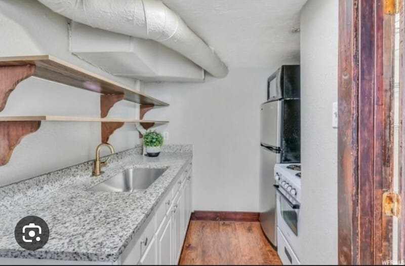 Building Photo - 782 W 100 S