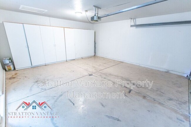 Building Photo - 1915 S 39th St