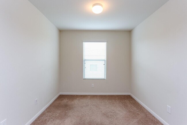 Building Photo - 914 Canyon Hill Ln