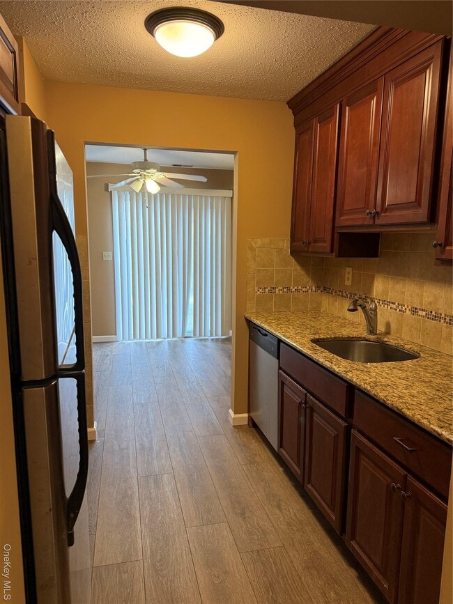 Building Photo - 2805 Whispering Hills Dr