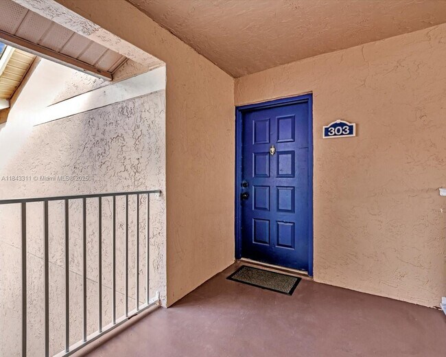 Building Photo - 15770 SW 106th Terrace