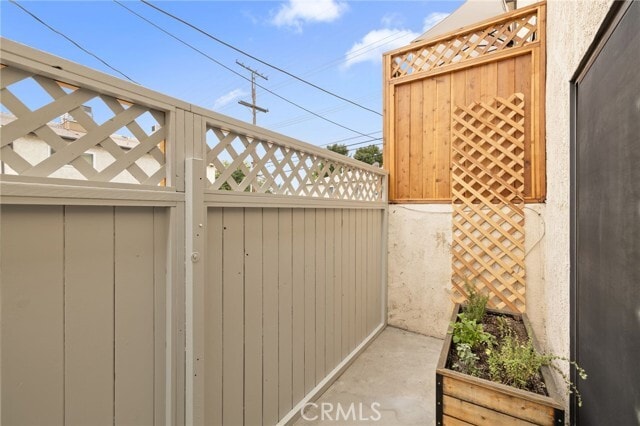 Building Photo - 545 E Cypress Ave