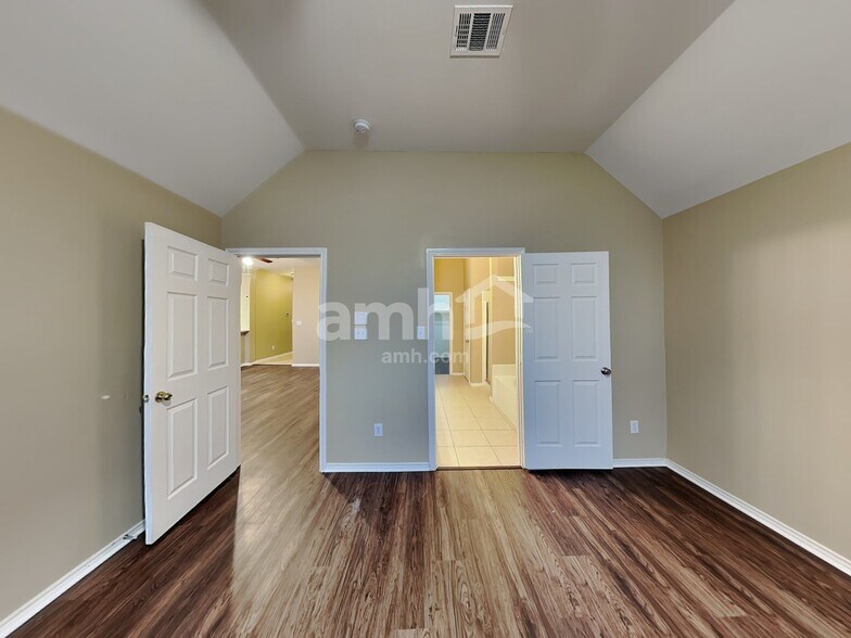 Building Photo - 1451 Sand Lake Ln