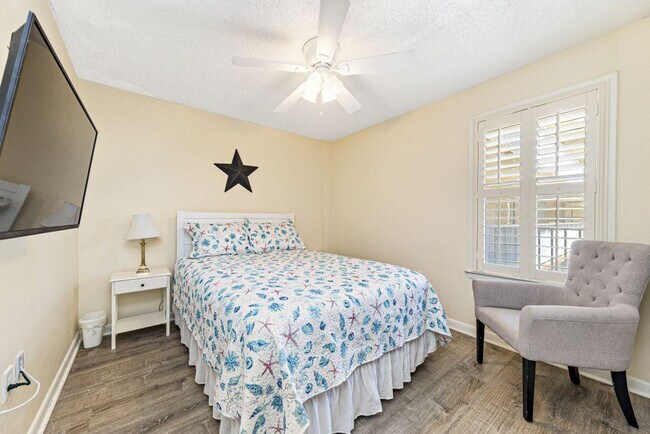 Building Photo - 1516 Sandpiper Ln