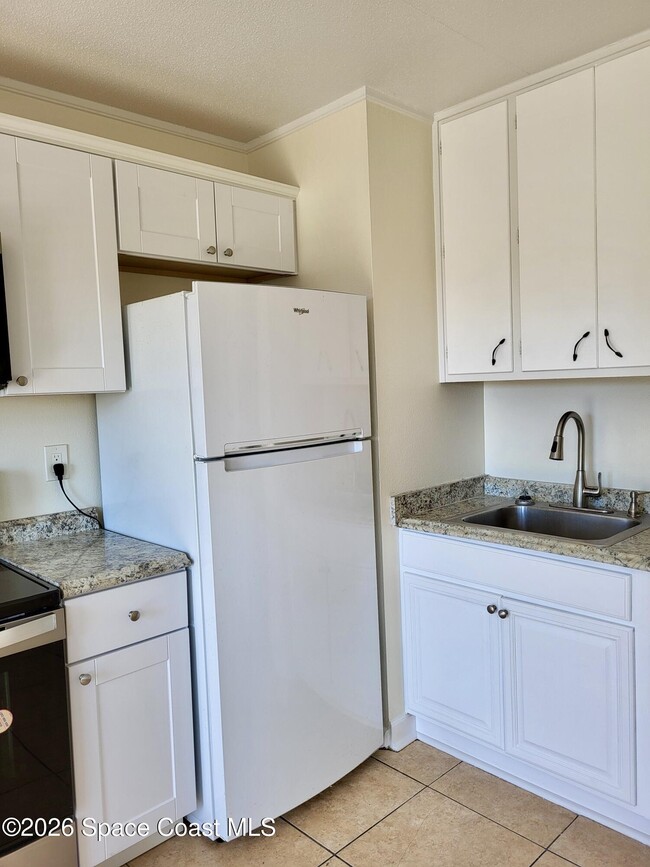 Building Photo - 1425 Oak St