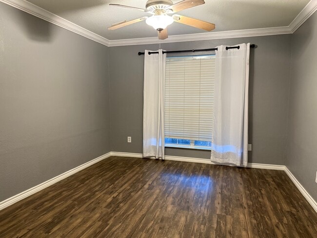 Building Photo - 10406 Pine Meadows Blvd