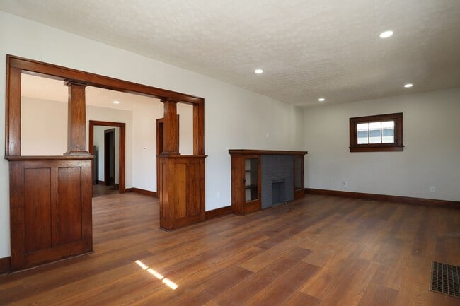 Building Photo - Newly Updated 3 Bedroom Home!