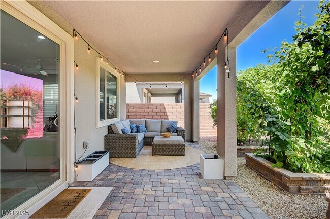 Building Photo - 4160 Elegant Chateau St