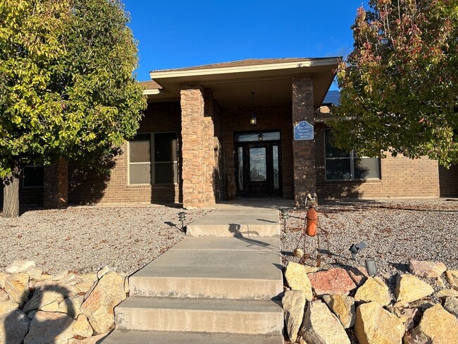 Building Photo - Check out this beautiful home located in o...