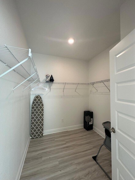 Building Photo - 7 Nest Ln