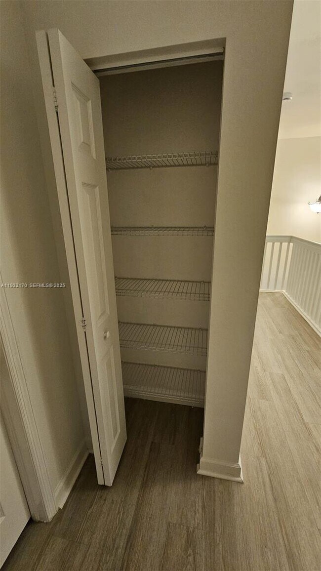 Building Photo - 8785 NW 116th Ct