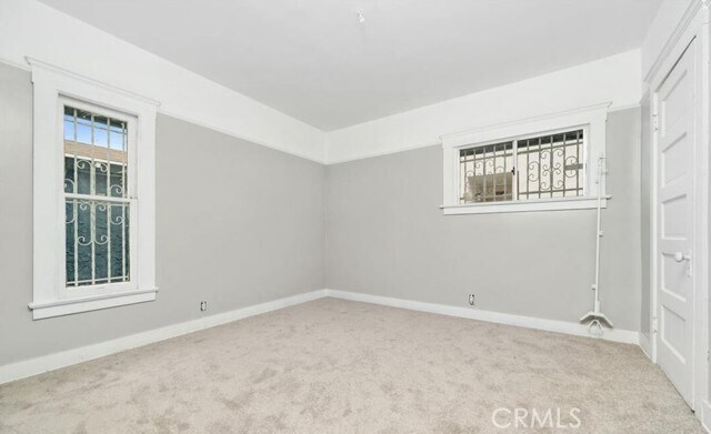 Building Photo - 454 W 59th Pl