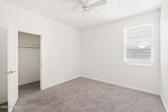 Building Photo - 21451 W Palm Ln