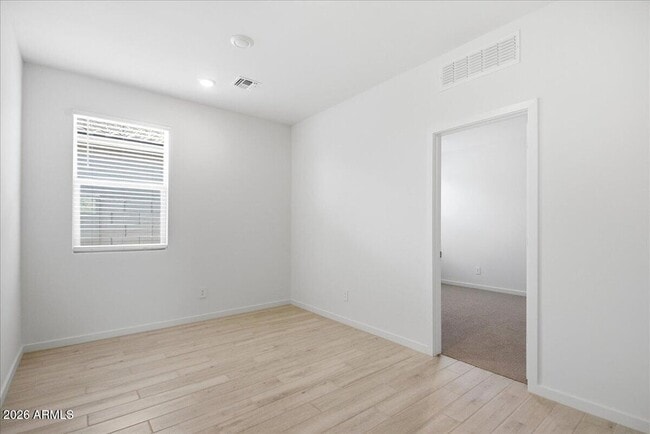 Building Photo - 15875 W Cottontail Ln