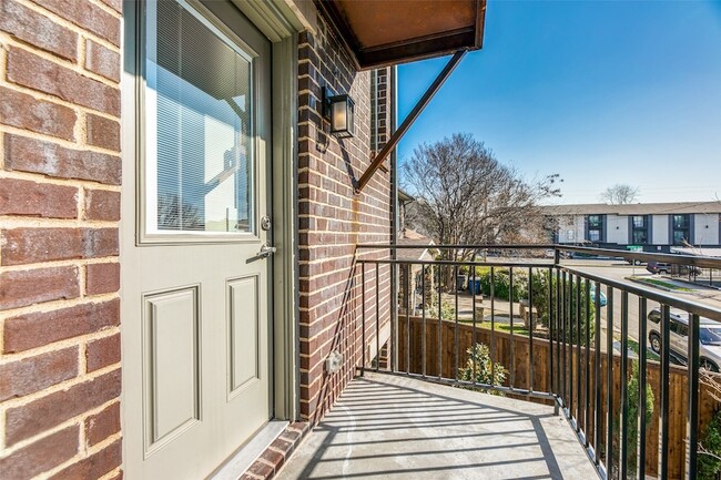 Building Photo - 4316 Hartford St