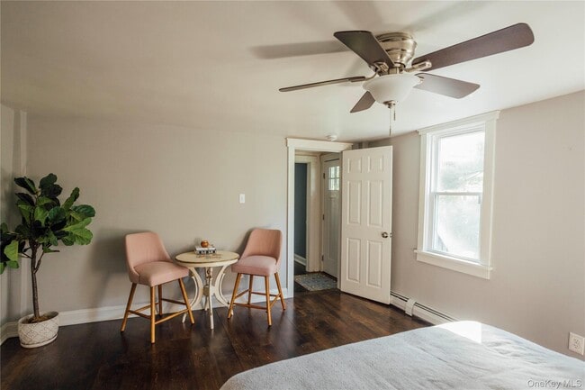 Building Photo - 2 Locust St