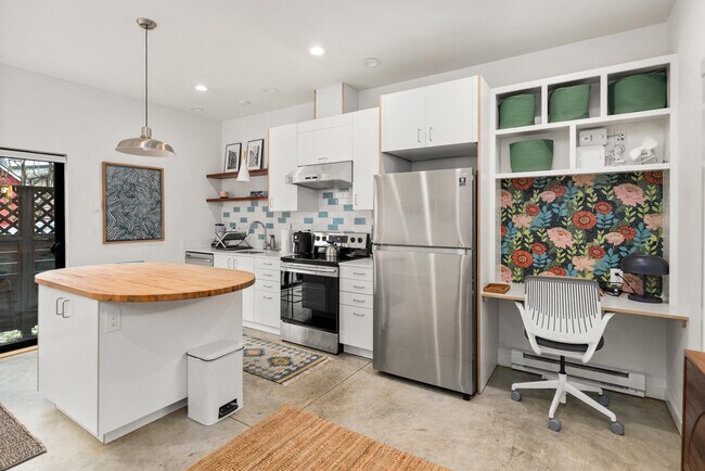 Building Photo - 6314 11th Ave NW