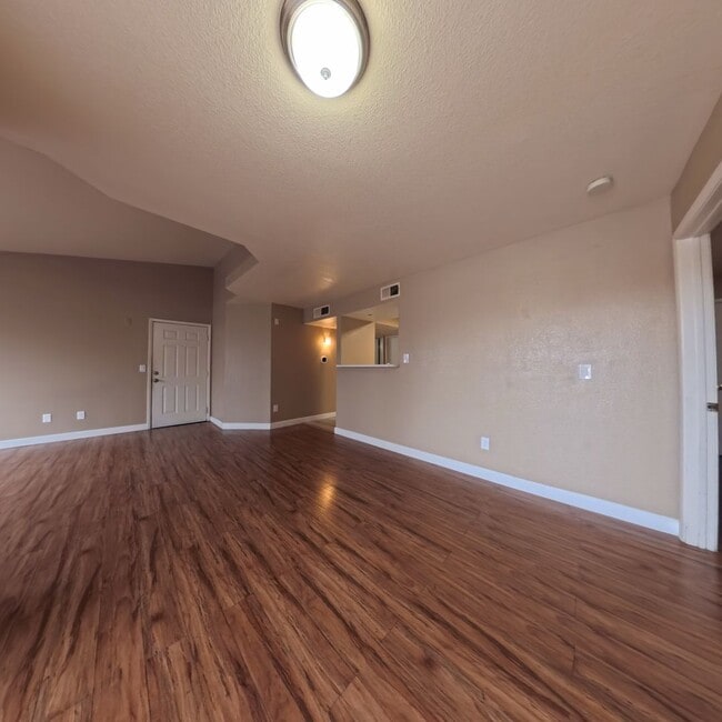 Building Photo - 8101 W Flamingo Rd