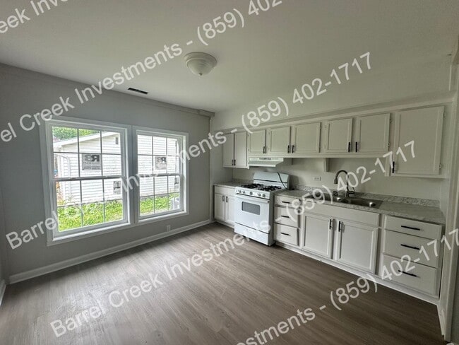 Building Photo - Spacious 3-Bedroom, 1-Bath Home with Newly...